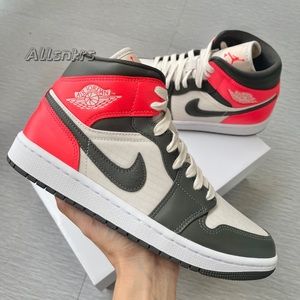 Air Jordan 1 Mid Women’s